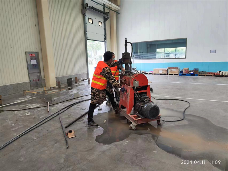 新城厂房地面下沉塌陷注浆加固施工